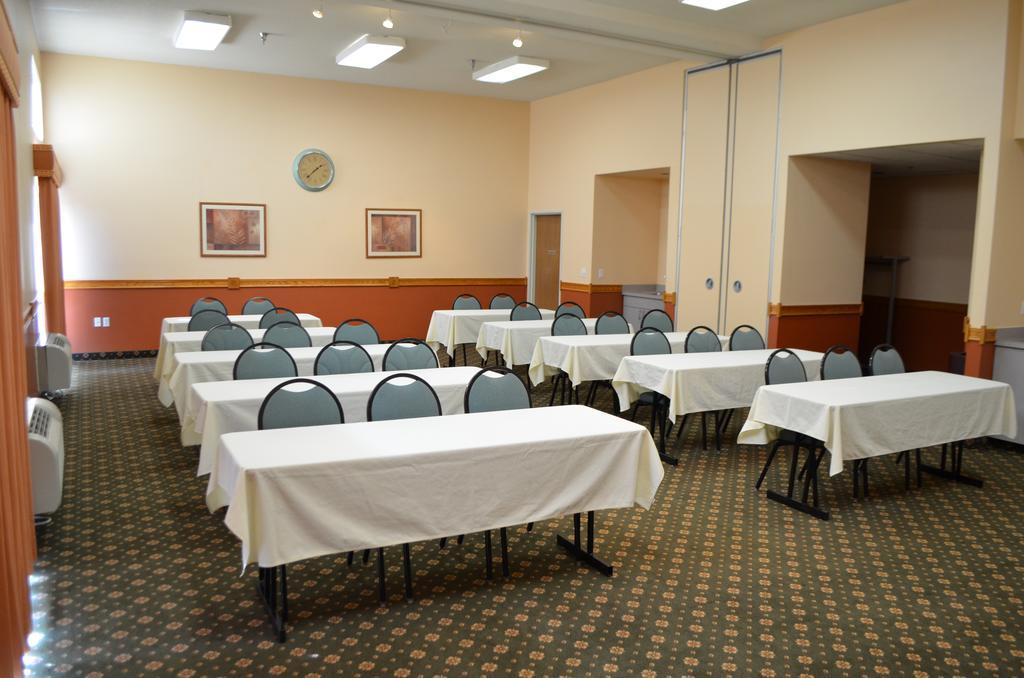 Days Inn & Suites By Wyndham Madison