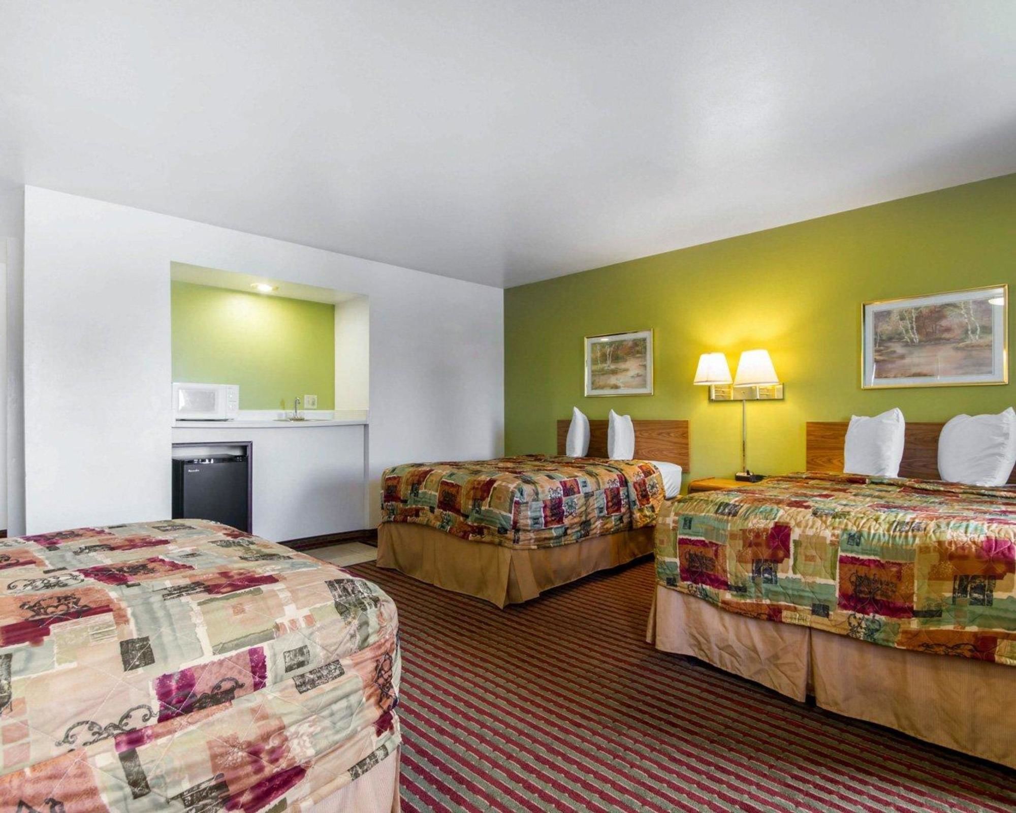 Econo Lodge Madison