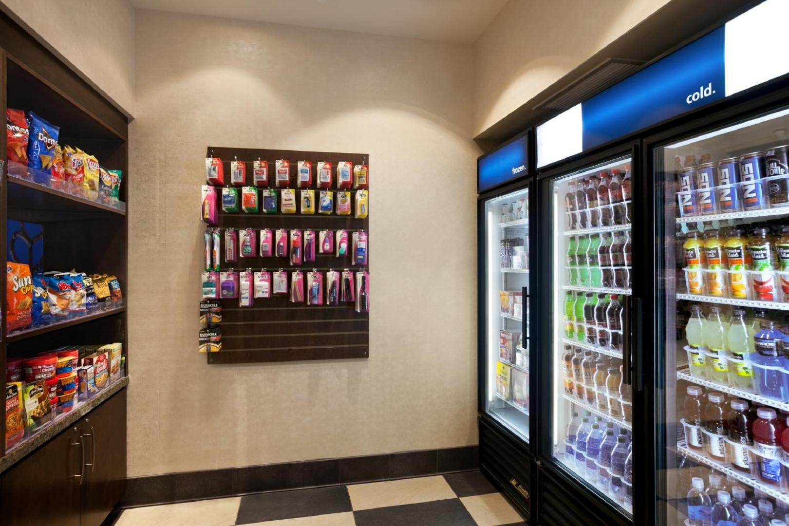 Hampton Inn & Suites Madison / Downtown