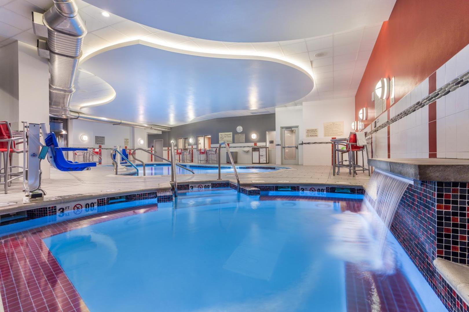 Hampton Inn & Suites Madison / Downtown