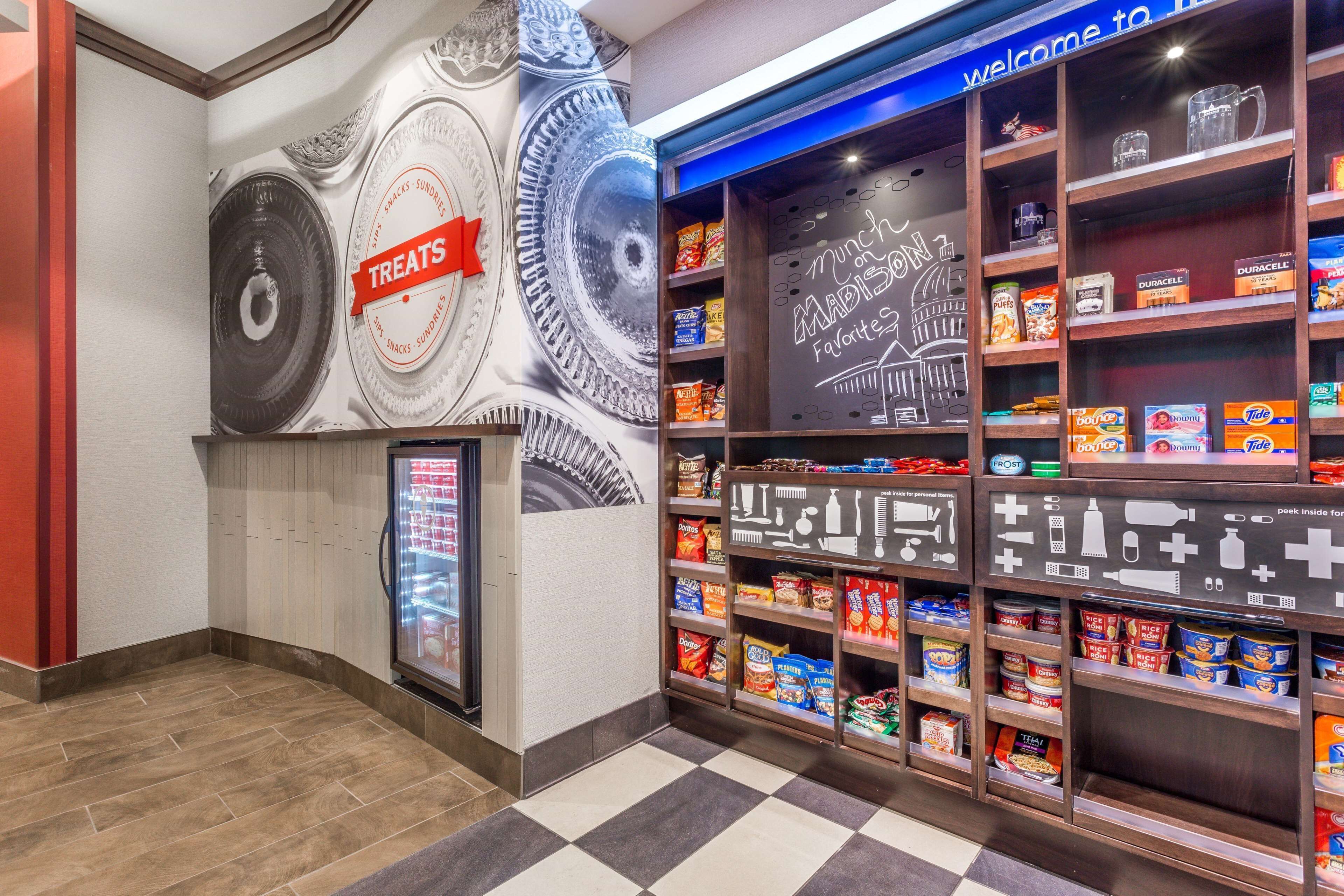 Hampton Inn & Suites Madison / Downtown