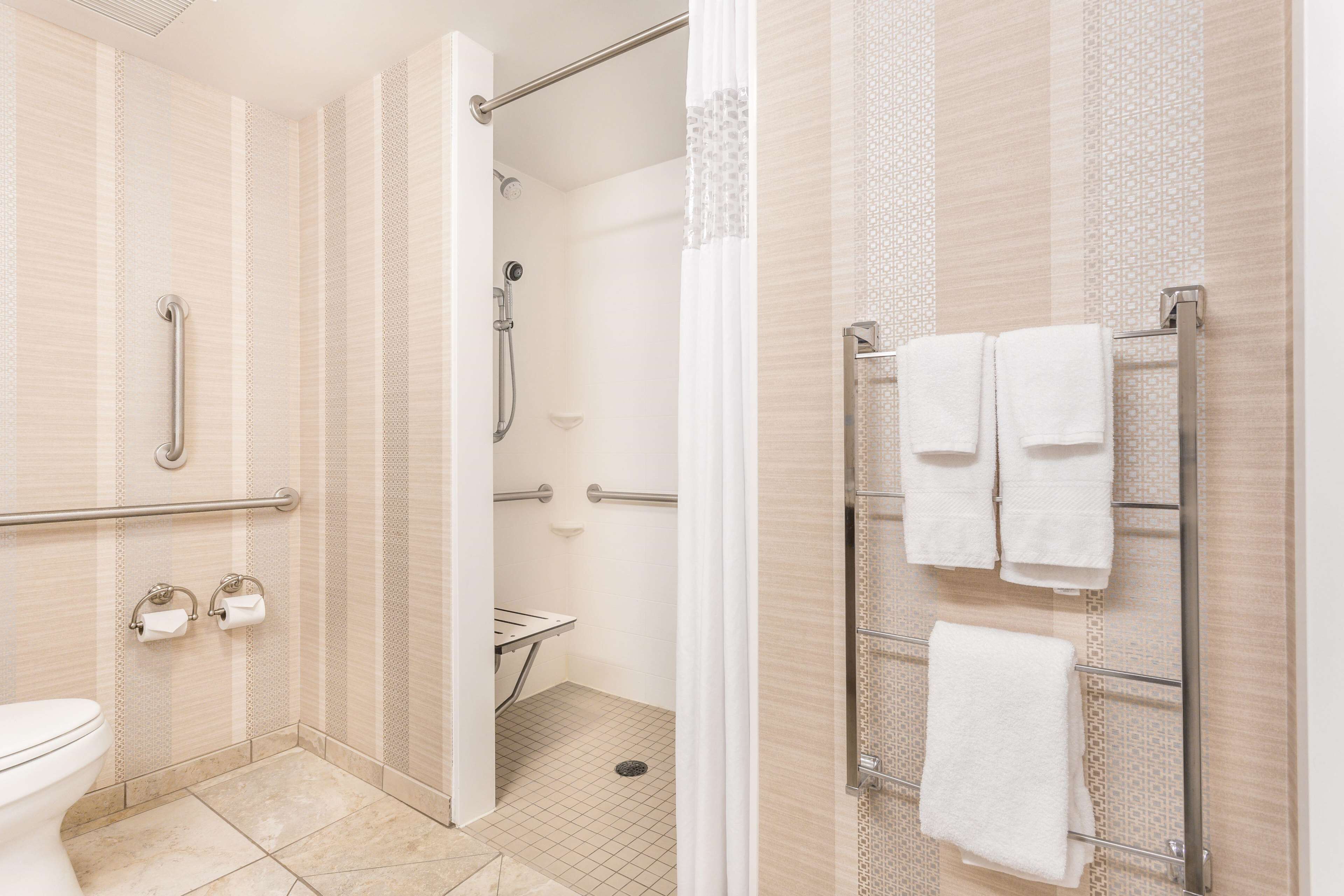 Hampton Inn & Suites Madison / Downtown