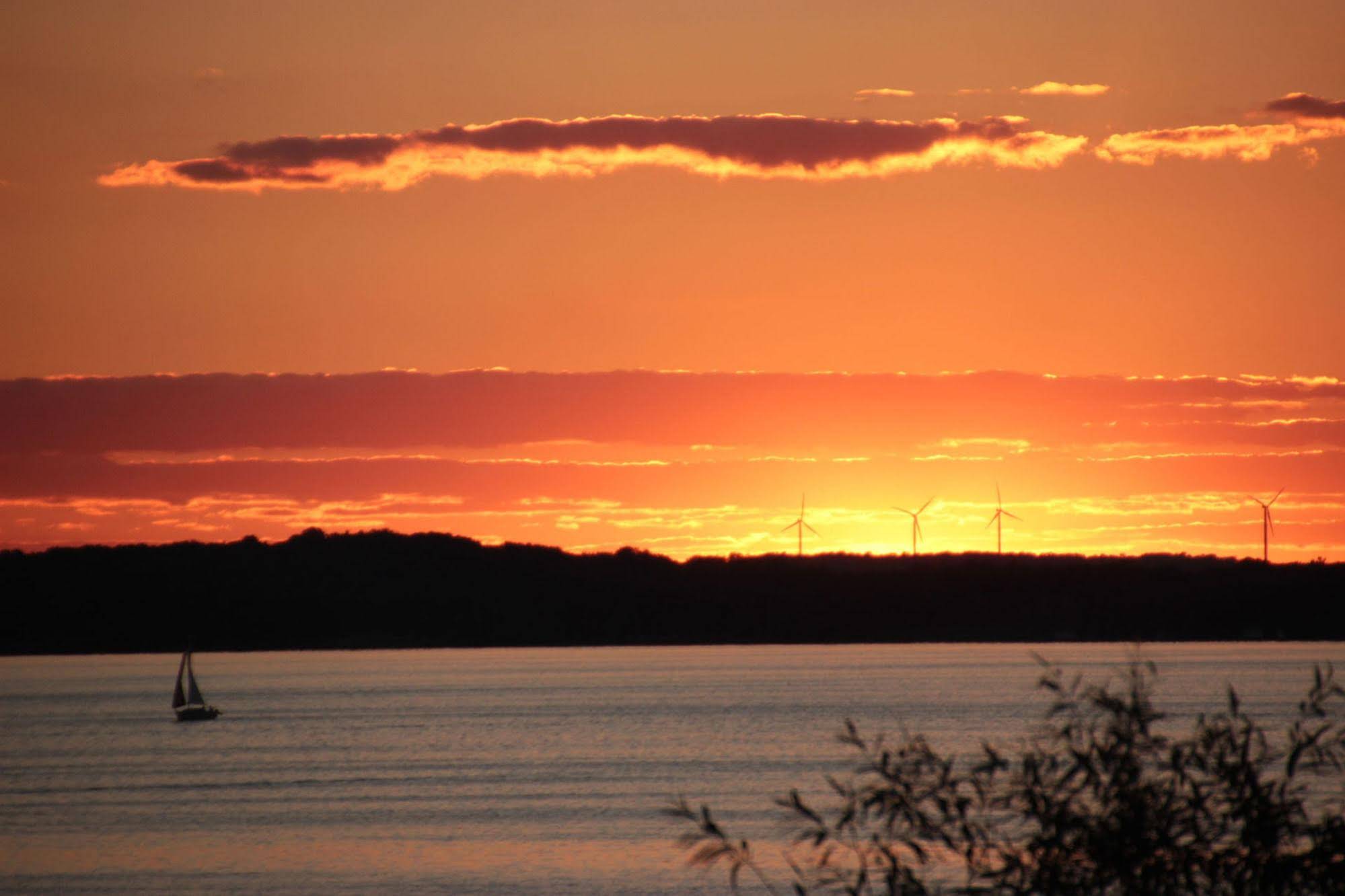 Mendota Lake House Inn