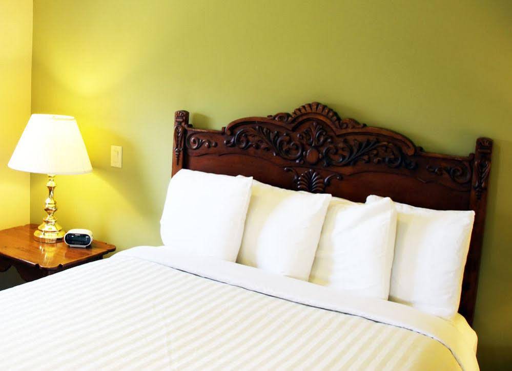 Mendota Lake House Inn