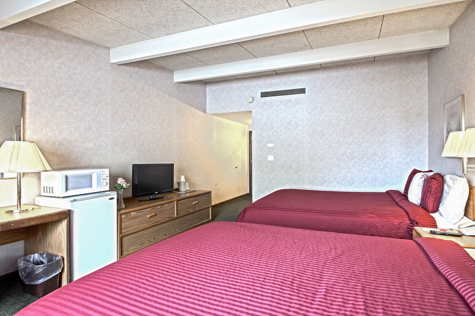 Days Inn by Wyndham Manitowoc