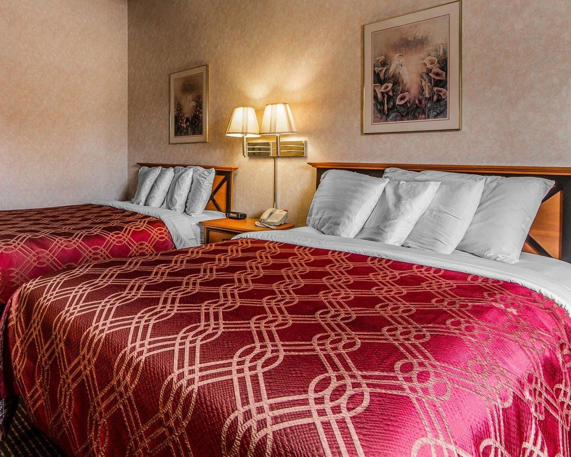 Days Inn by Wyndham Manitowoc