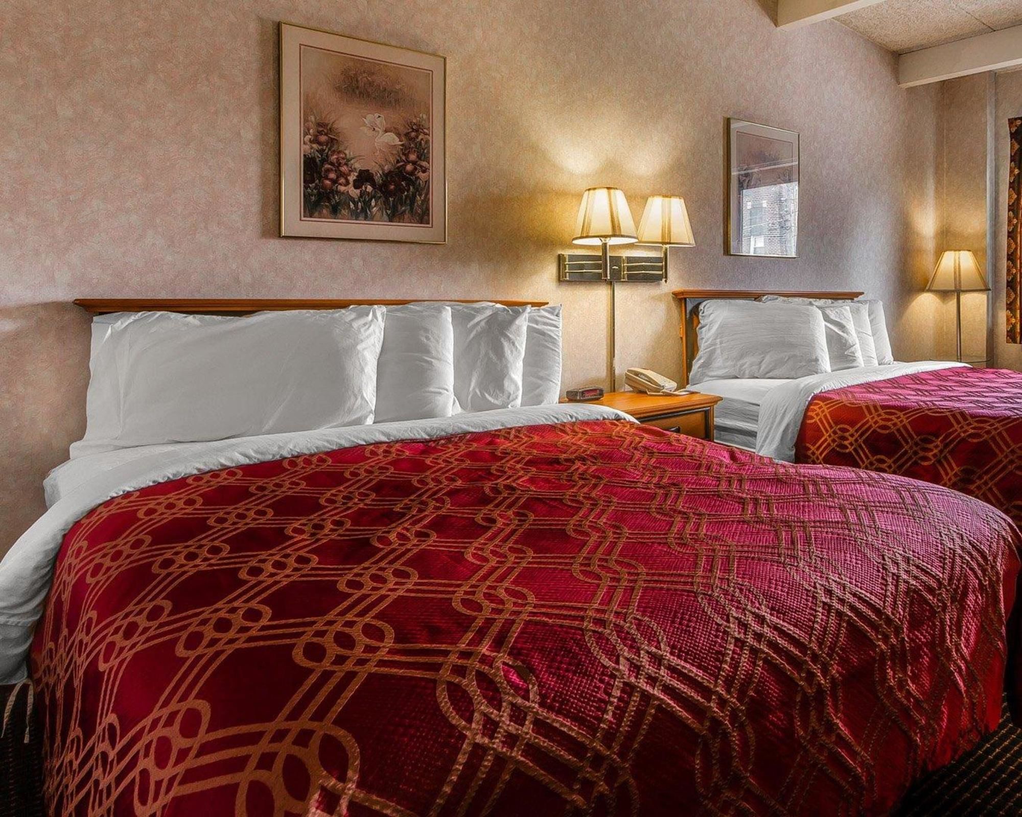 Days Inn by Wyndham Manitowoc