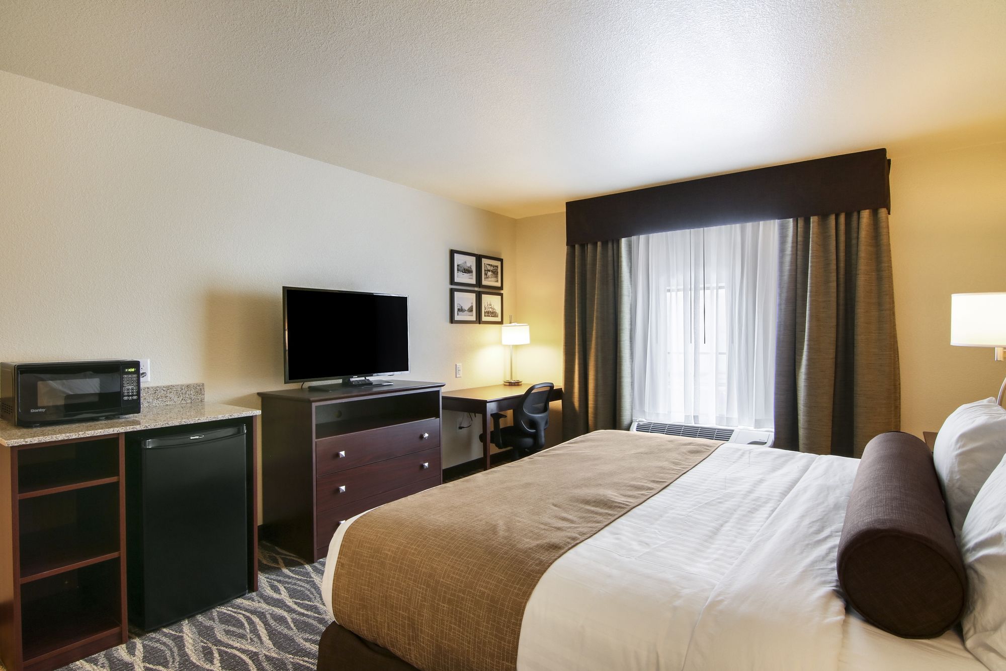 Cobblestone Inn & Suites Menomonie