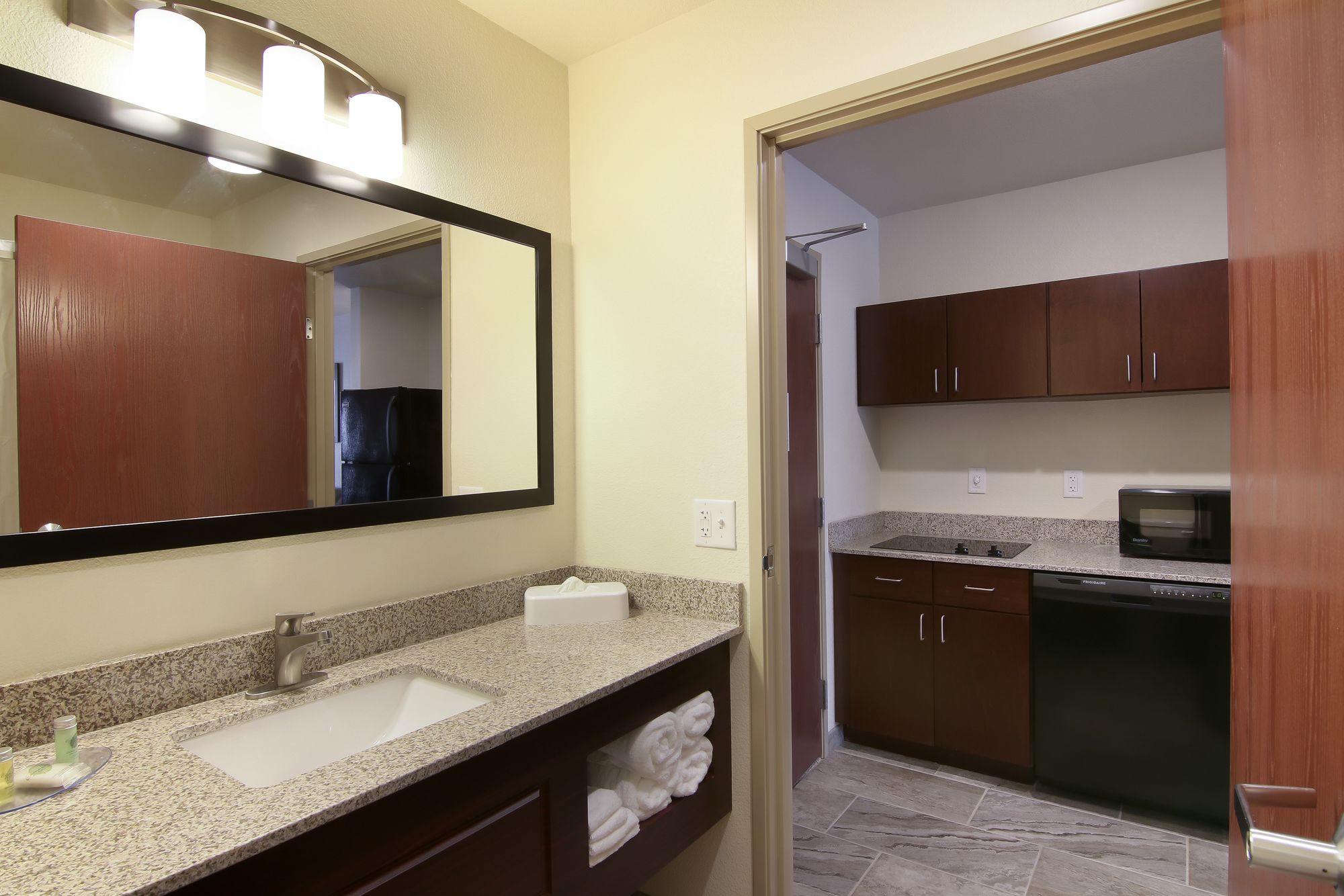 Cobblestone Inn & Suites Menomonie
