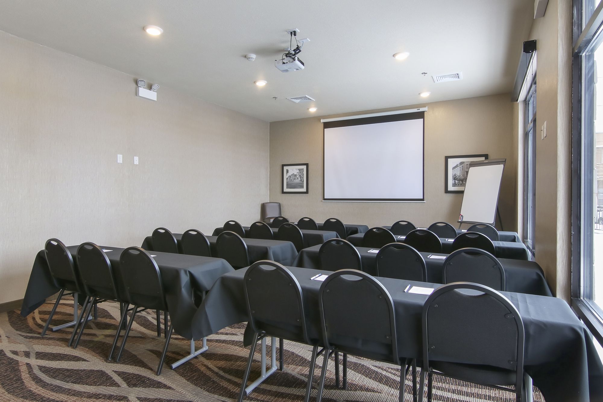 Cobblestone Inn & Suites Menomonie