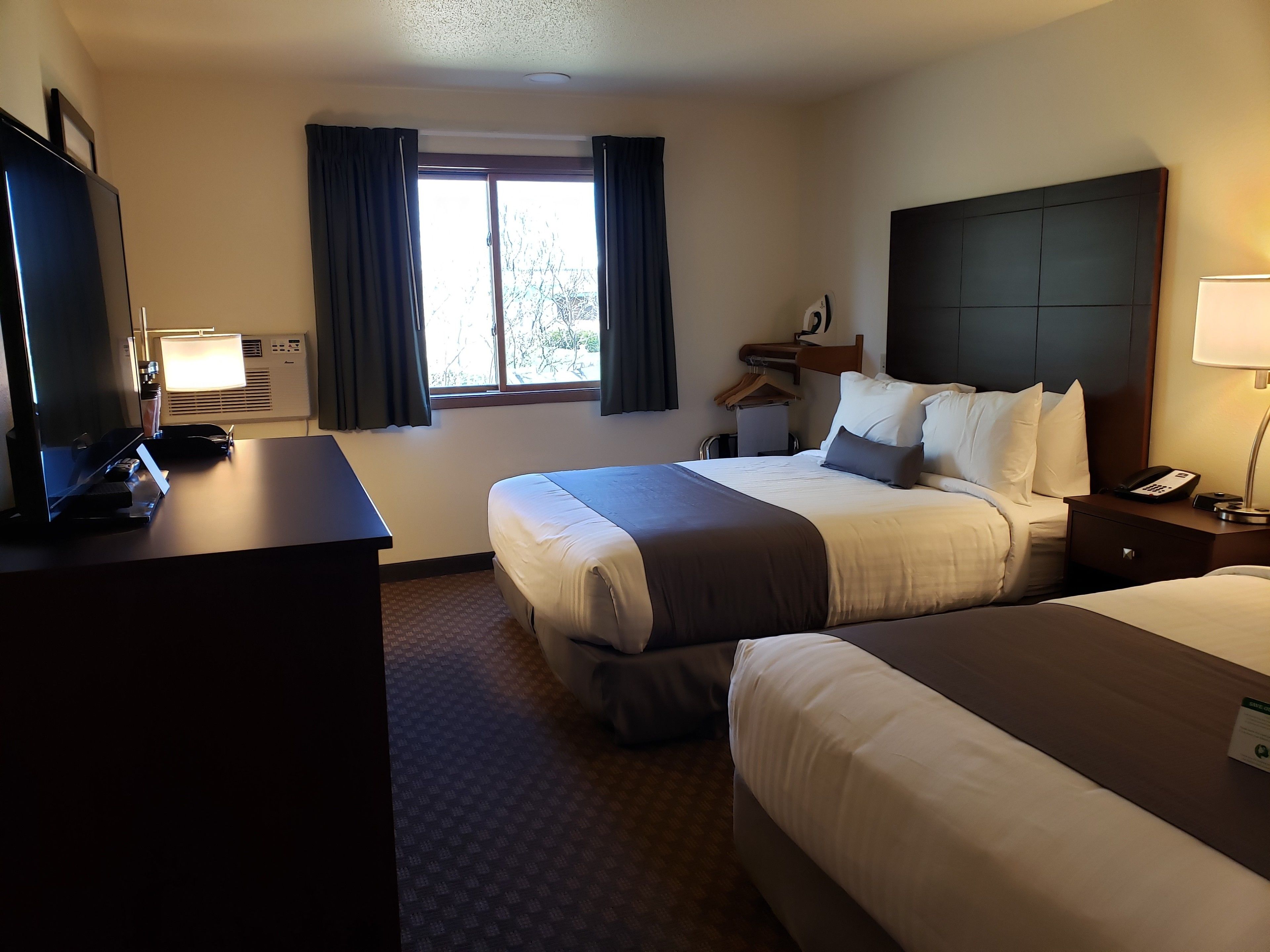 Boarders Inn And Suites