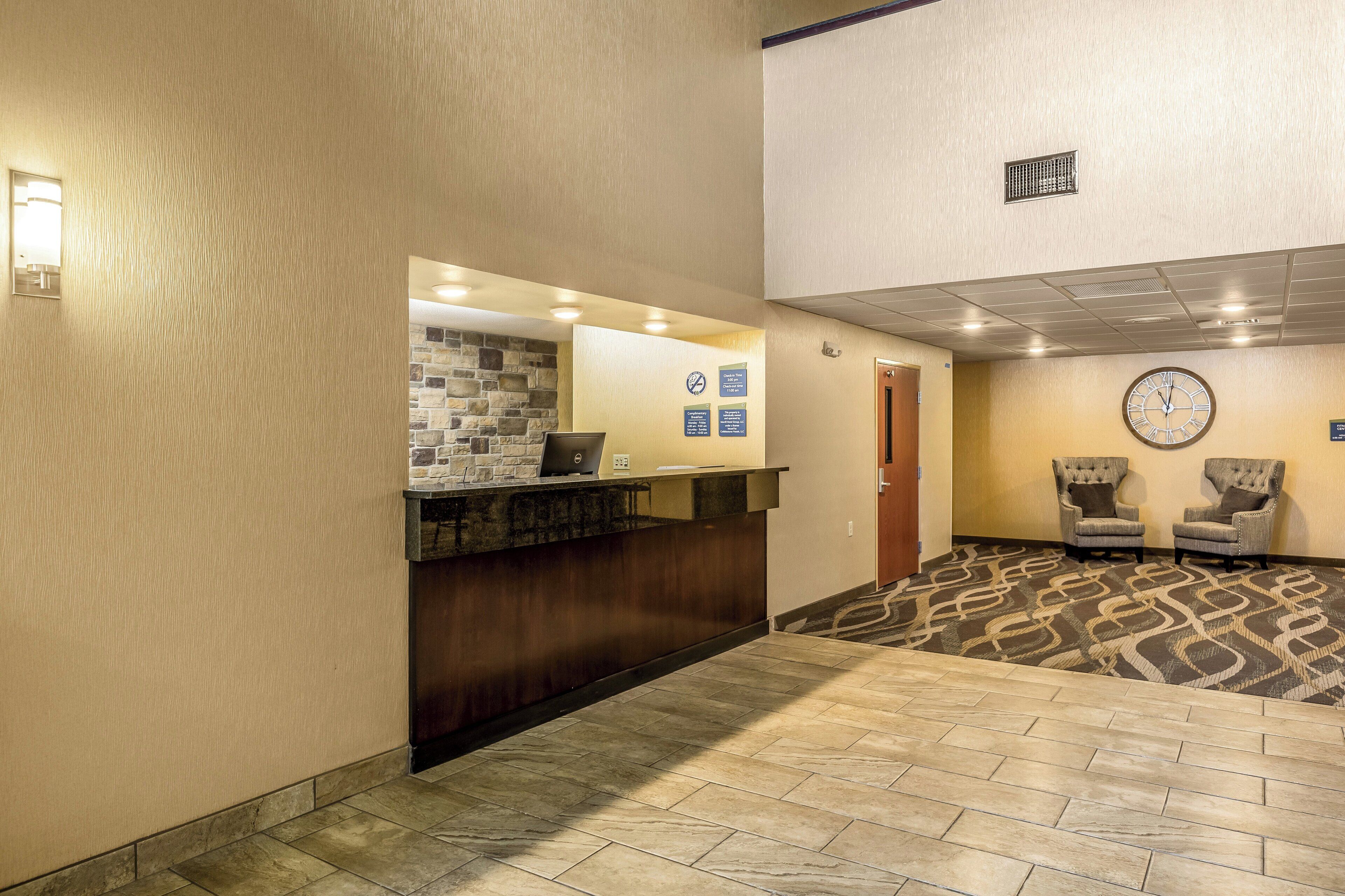 Boarders Inn And Suites