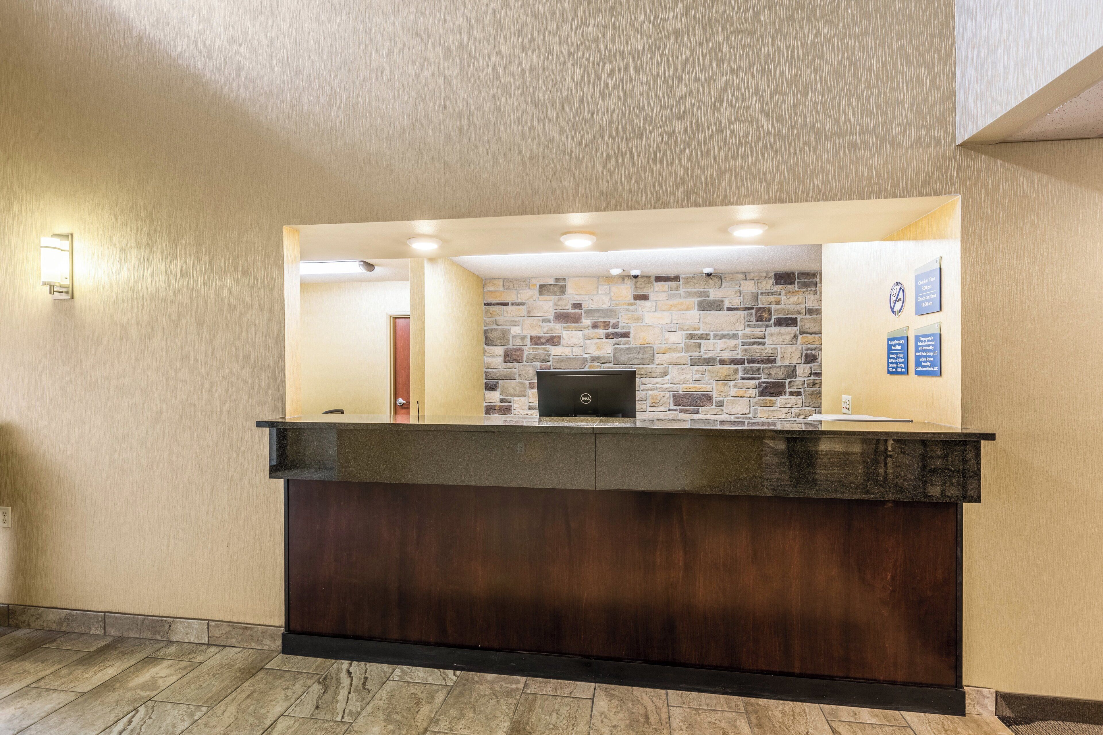 Boarders Inn And Suites