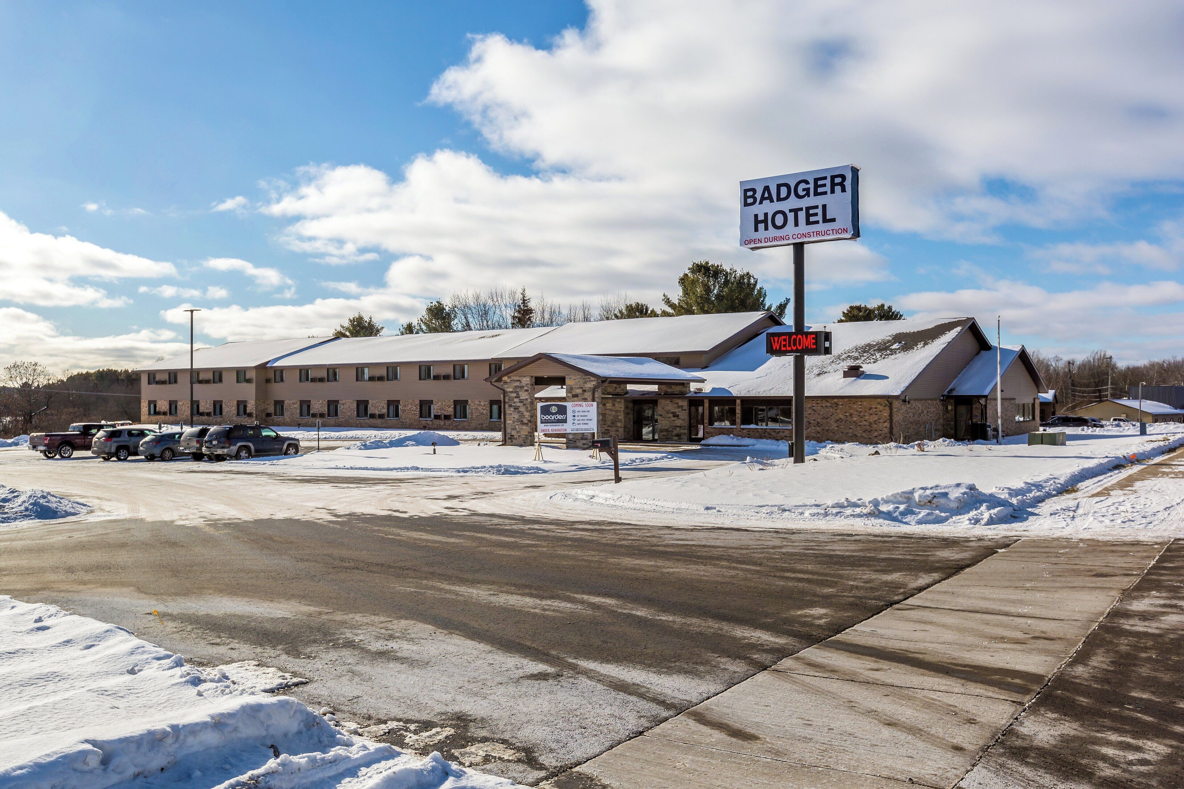 Boarders Inn And Suites