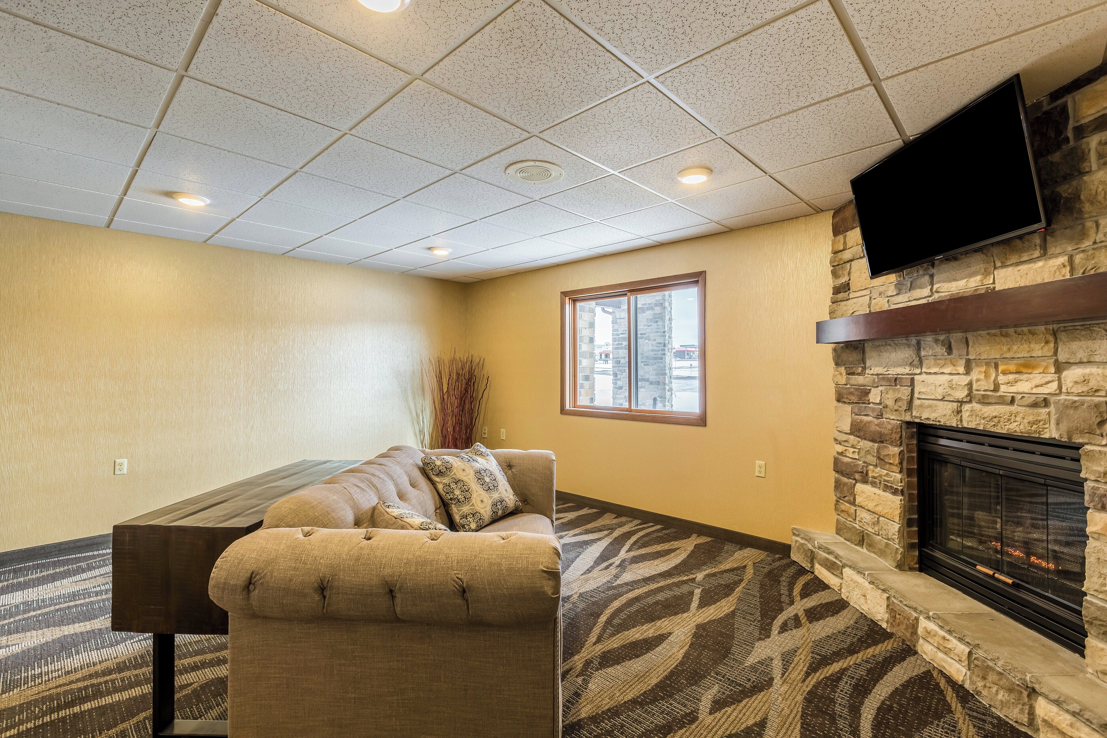 Boarders Inn And Suites