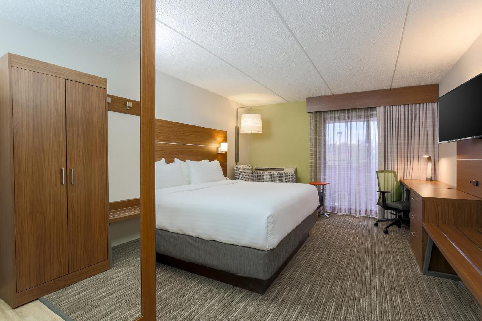 Holiday Inn Express Milwaukee-West Medical Center
