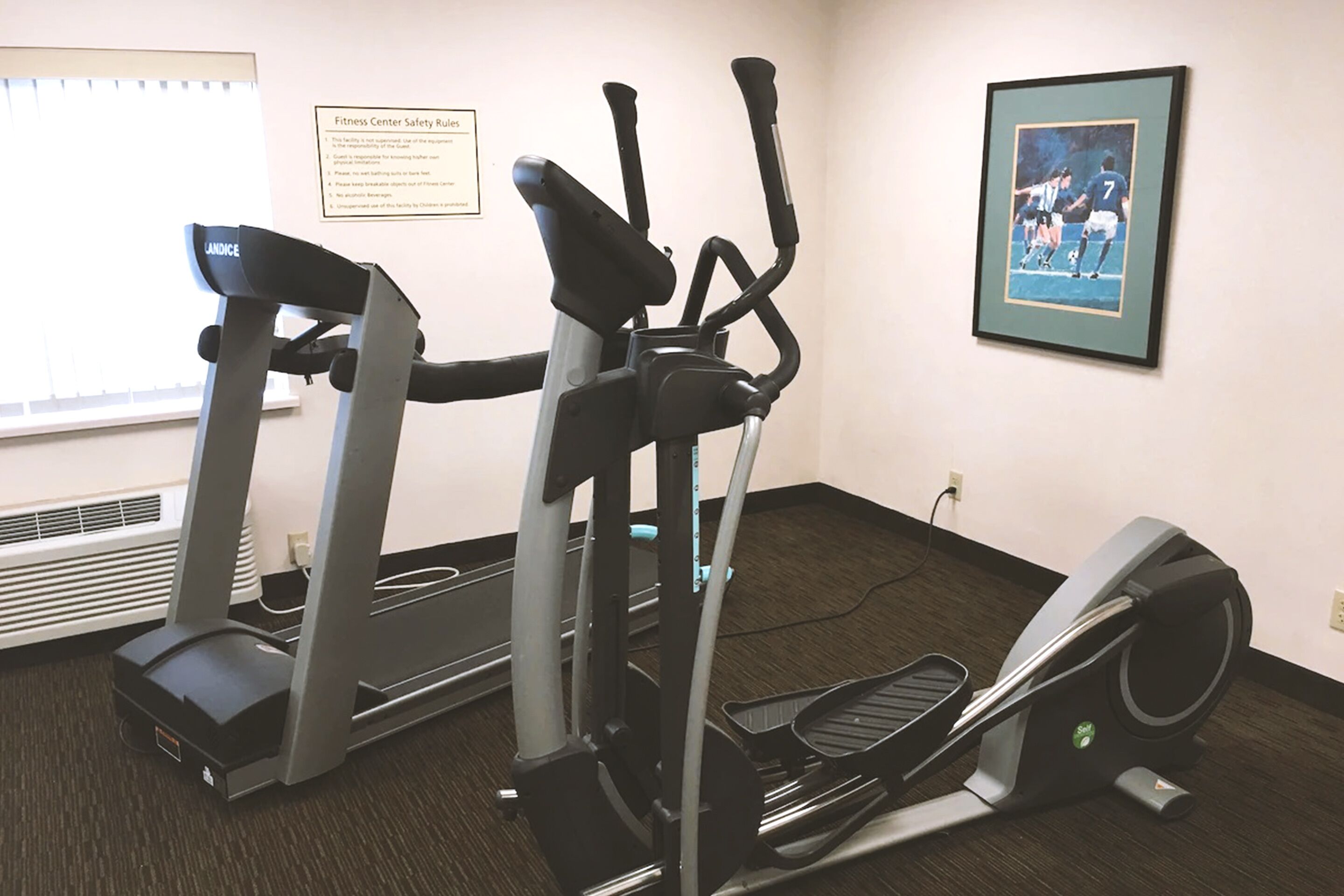 Norwood Inn & Suites Milwaukee