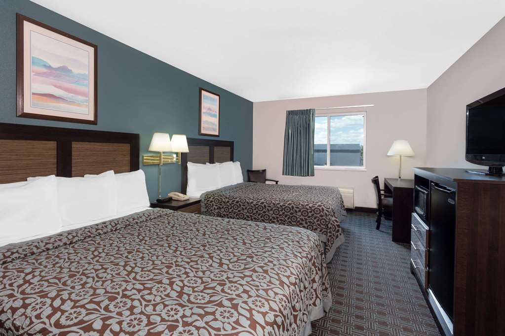 Days Inn by Wyndham Neenah