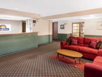 Days Inn by Wyndham Neenah