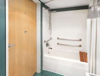 Days Inn by Wyndham Neenah