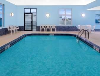 Days Inn by Wyndham Neenah