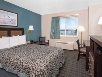 Days Inn by Wyndham Neenah