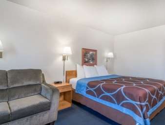 Super 8 by Wyndham Portage