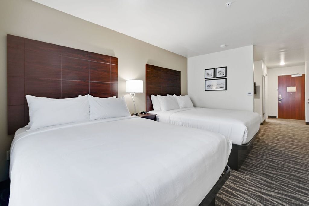 Cobblestone Hotel And Suites