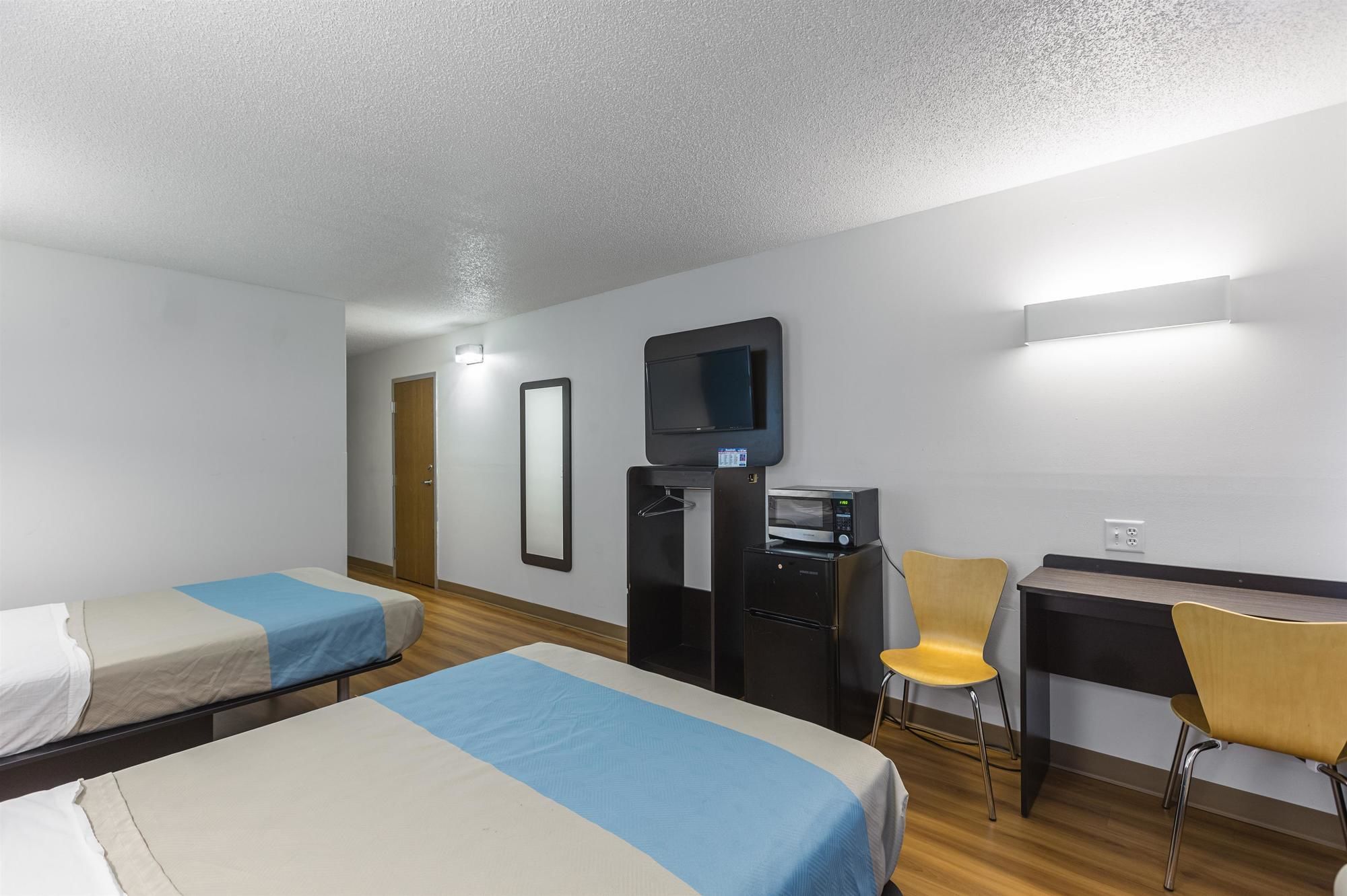 Motel 6 Rothschild, WI