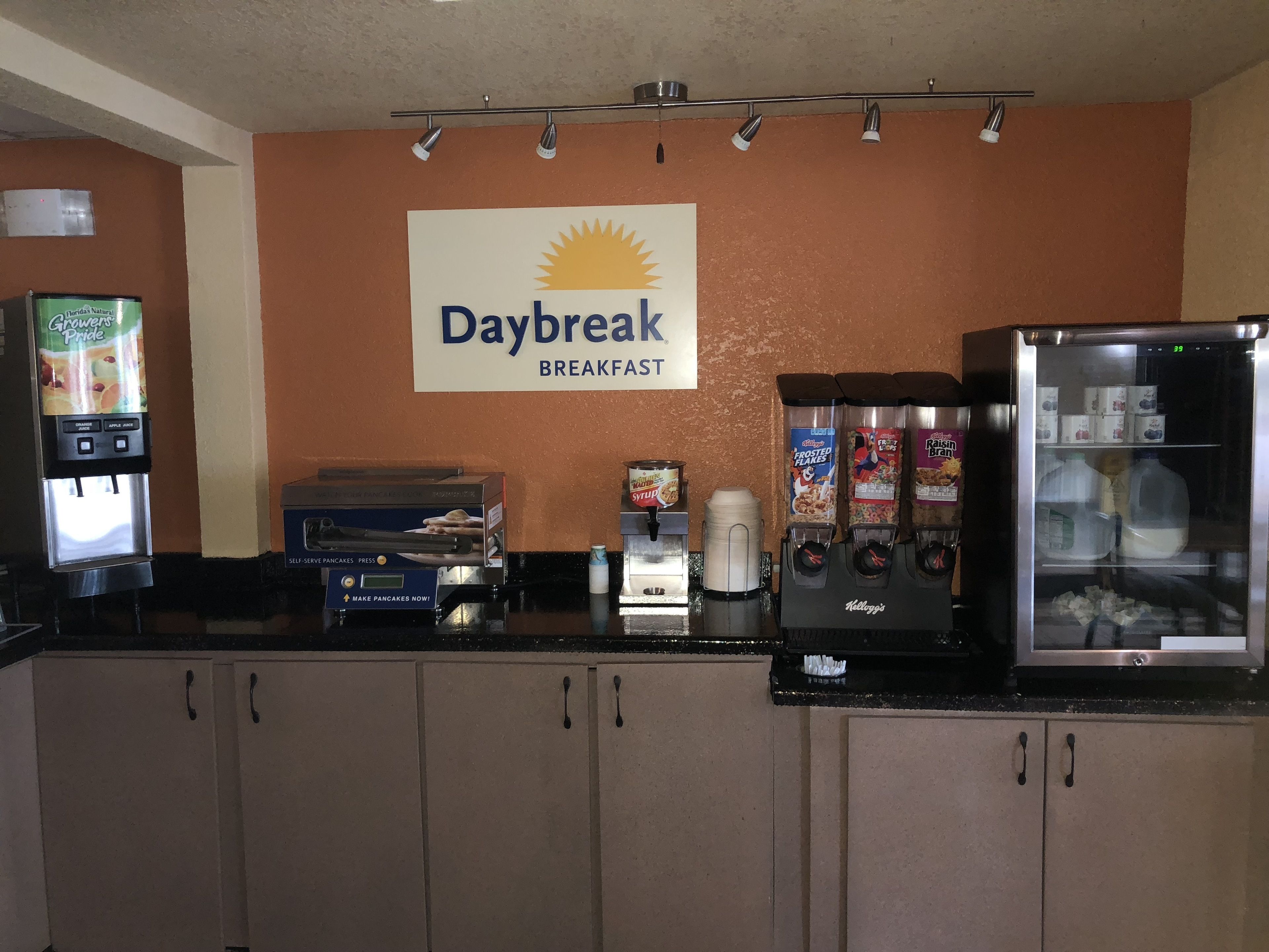 Days Inn & Suites by Wyndham Stevens Point