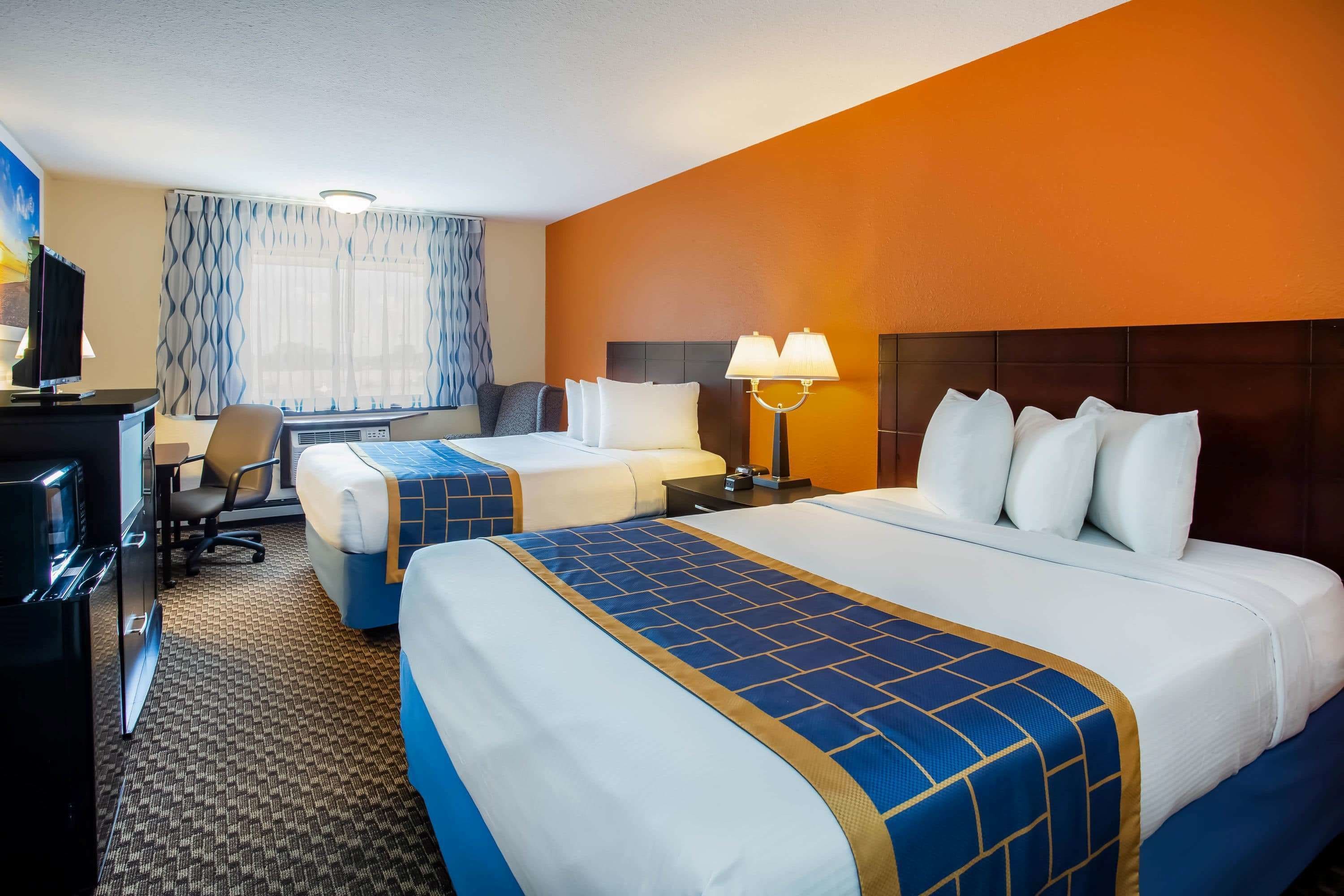 Days Inn & Suites by Wyndham Stevens Point