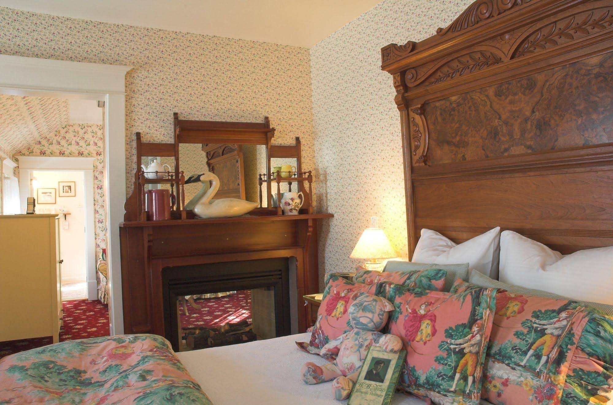 White Lace Inn