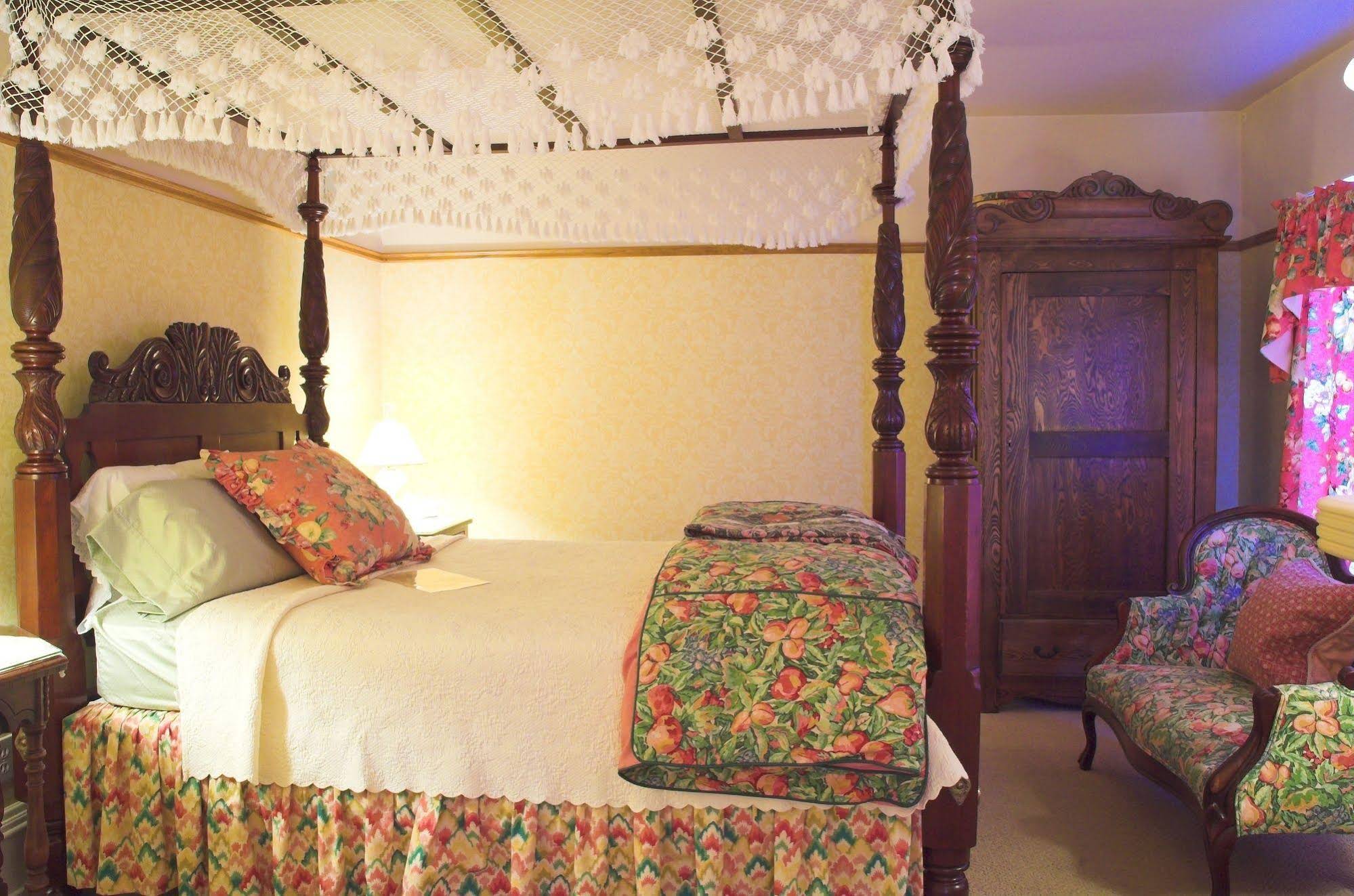 White Lace Inn