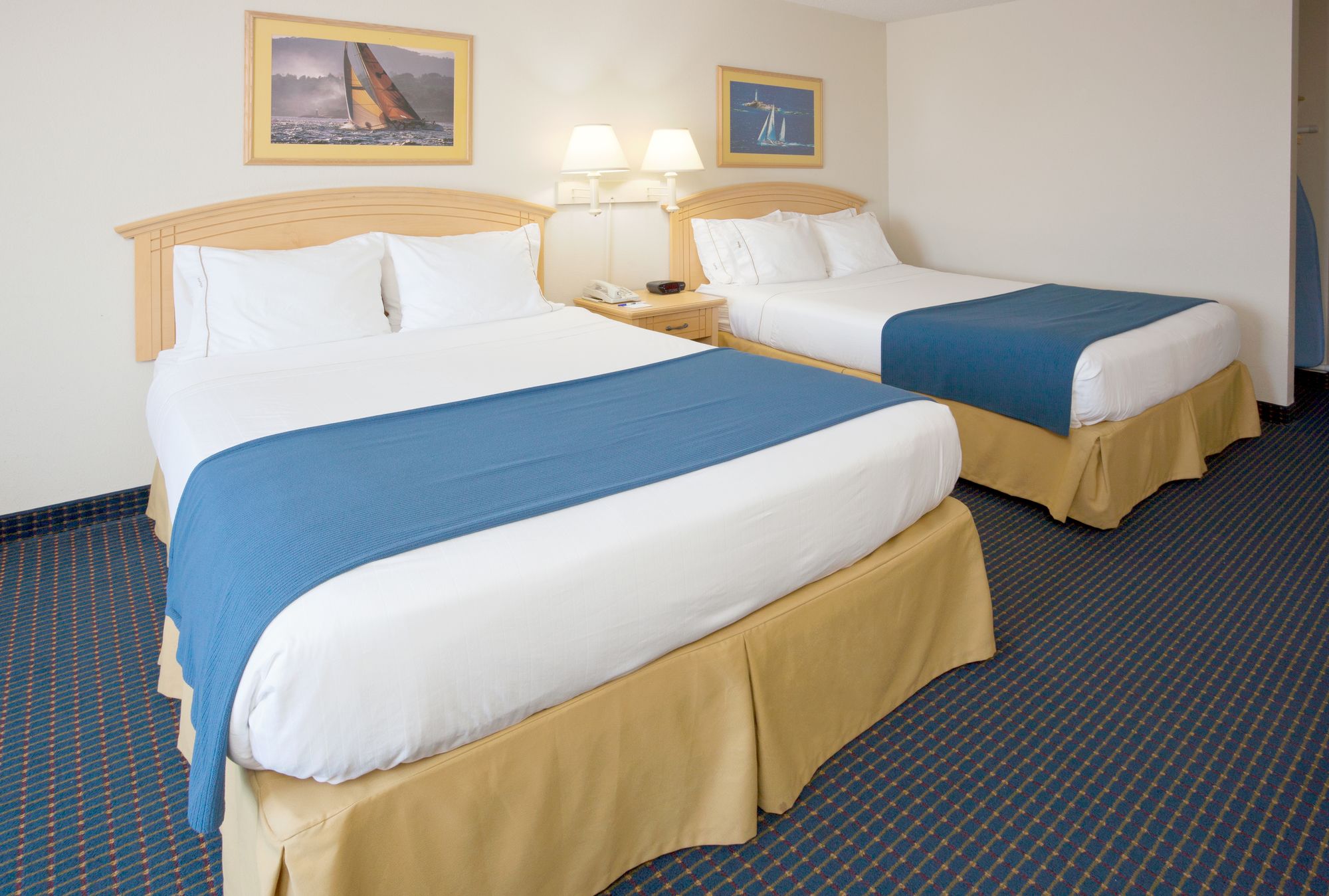 Holiday Inn Express Hotel & Suites Superior