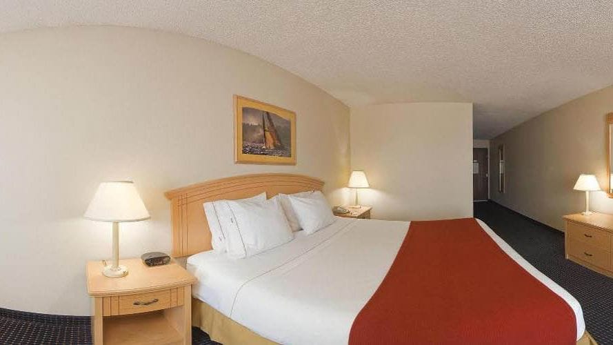 Holiday Inn Express Hotel & Suites Superior