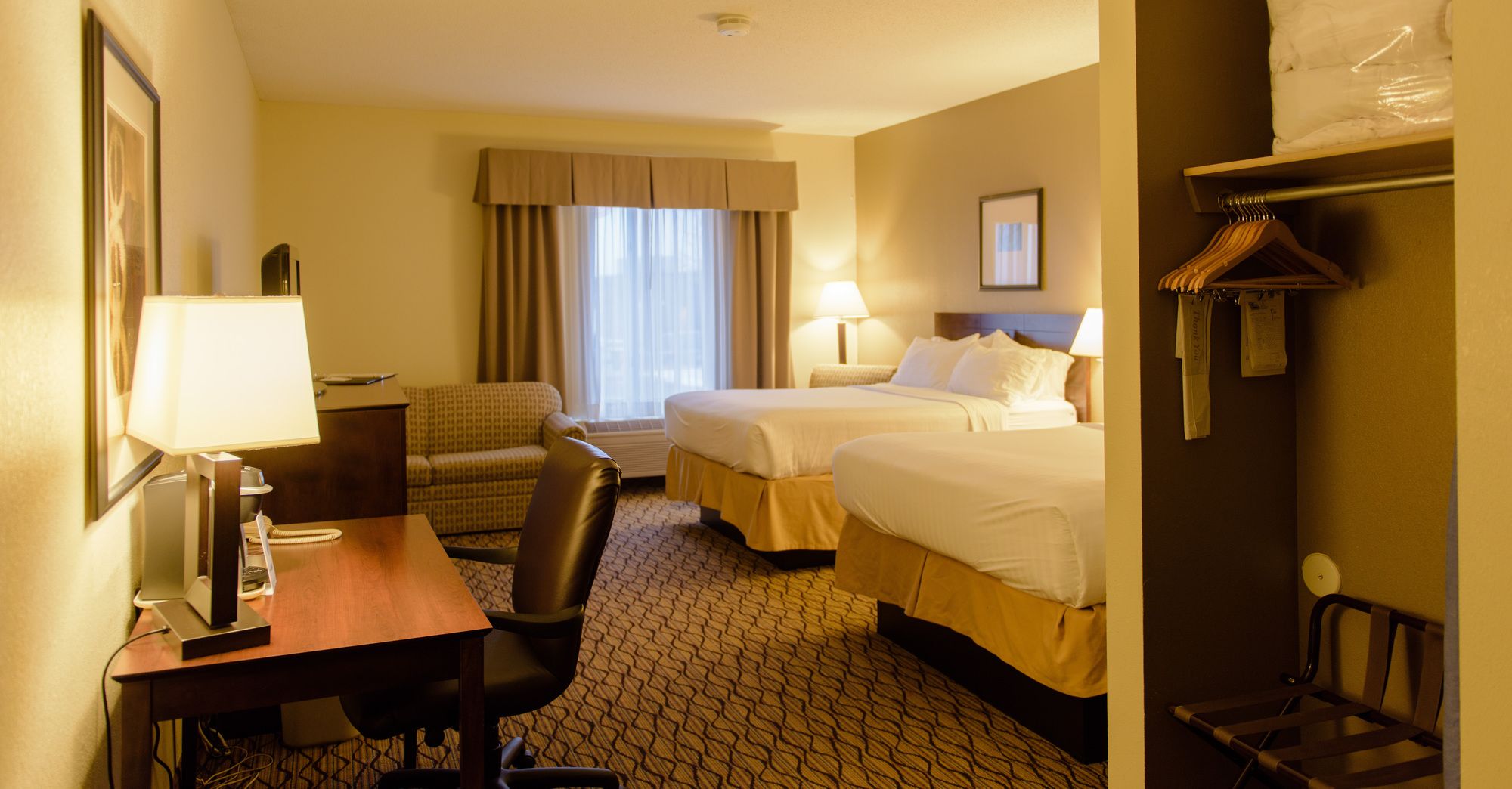 Holiday Inn Express Hotel & Suites Superior