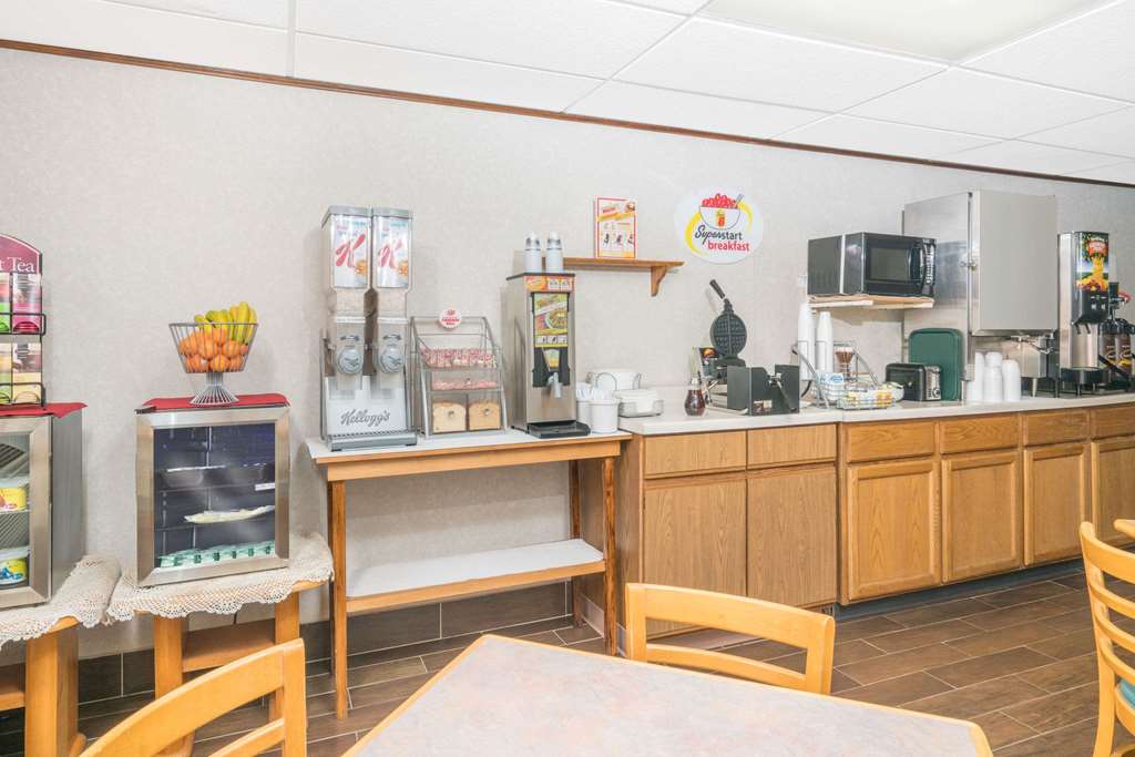 Super 8 by Wyndham Superior WI