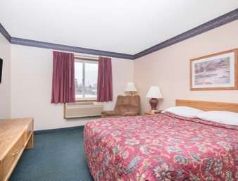 Super 8 by Wyndham Superior WI