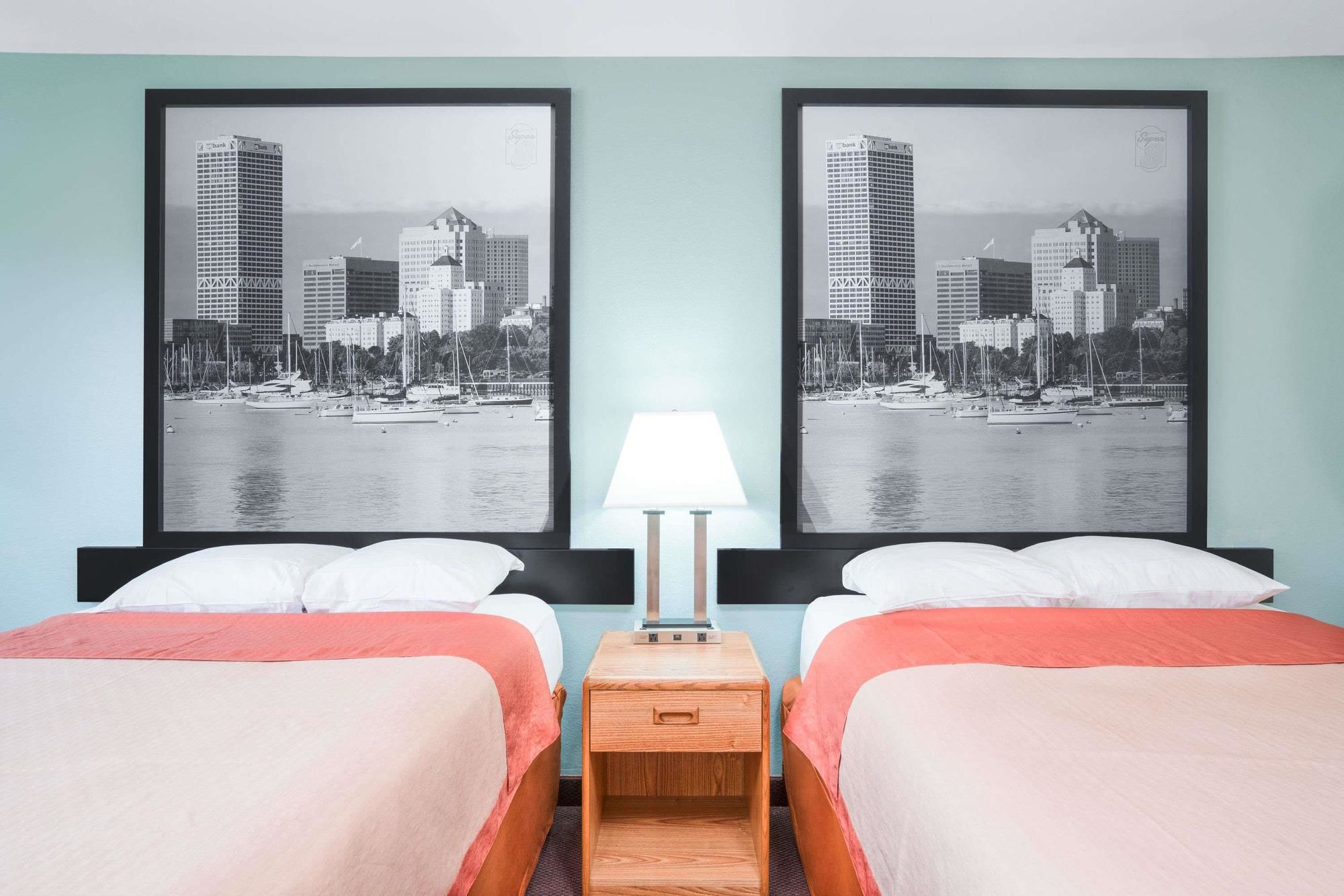 Super 8 by Wyndham Tomah Wisconsin