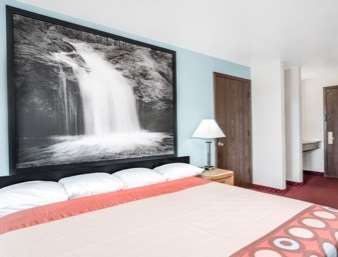 Super 8 by Wyndham Tomah Wisconsin