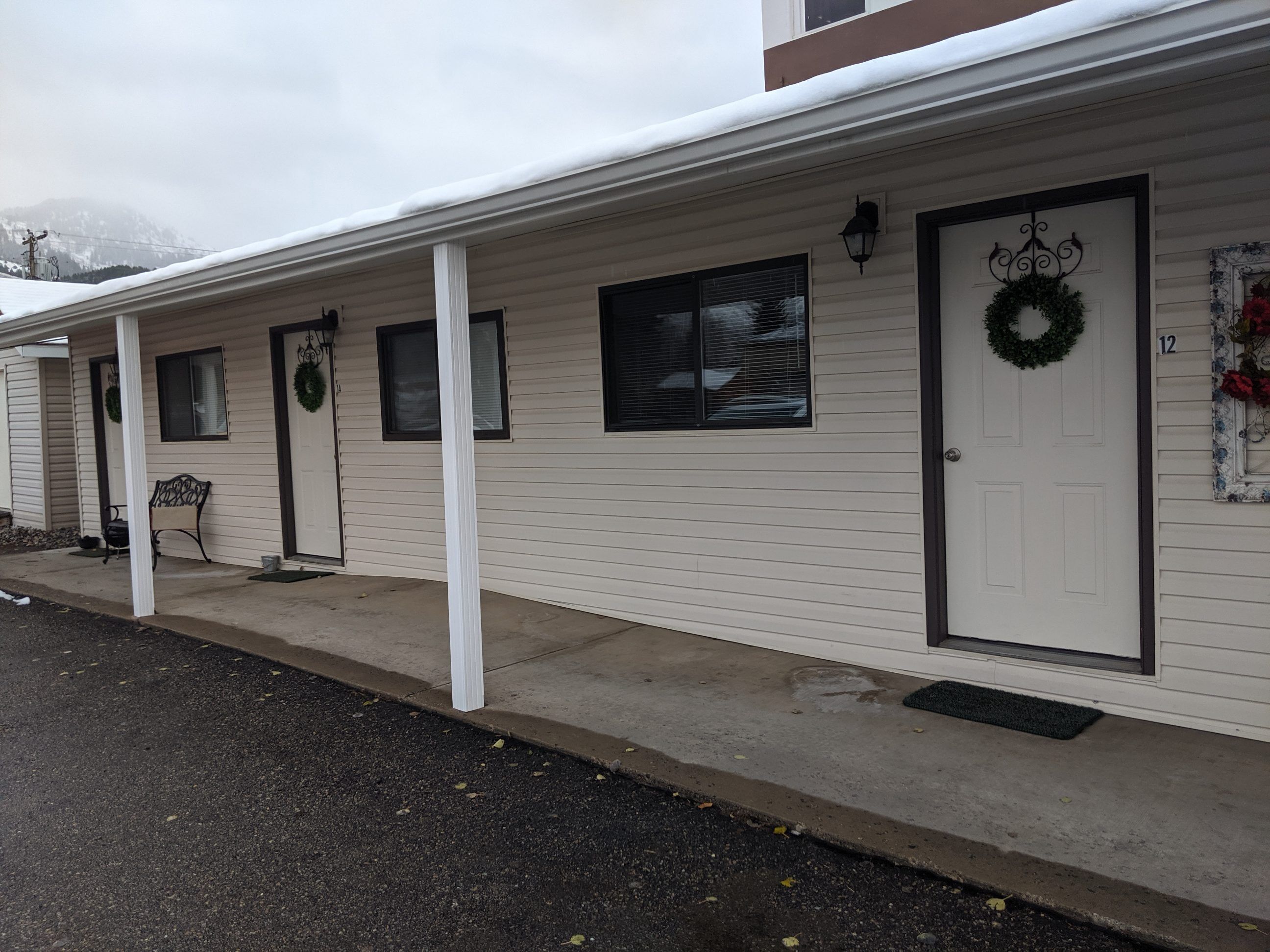 Bar H Motel