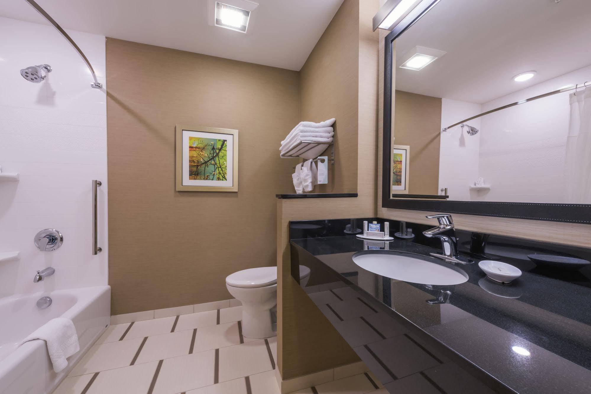 Fairfield Inn & Suites Afton