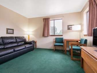 Super 8 by Wyndham Buffalo