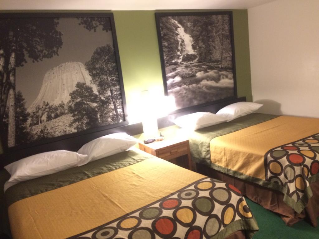 Super 8 by Wyndham Buffalo