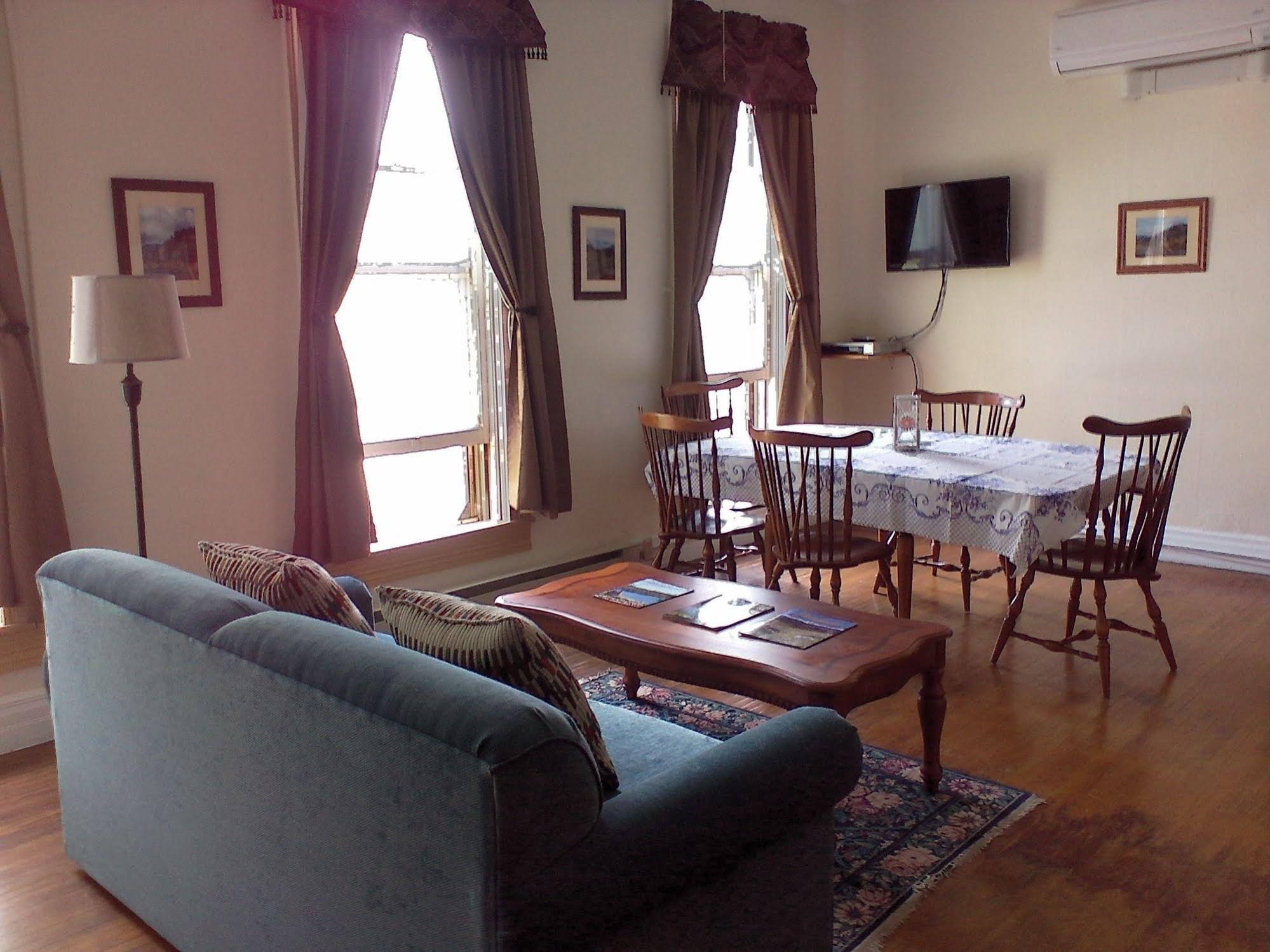 The Capitol Hotel Vacation Suites