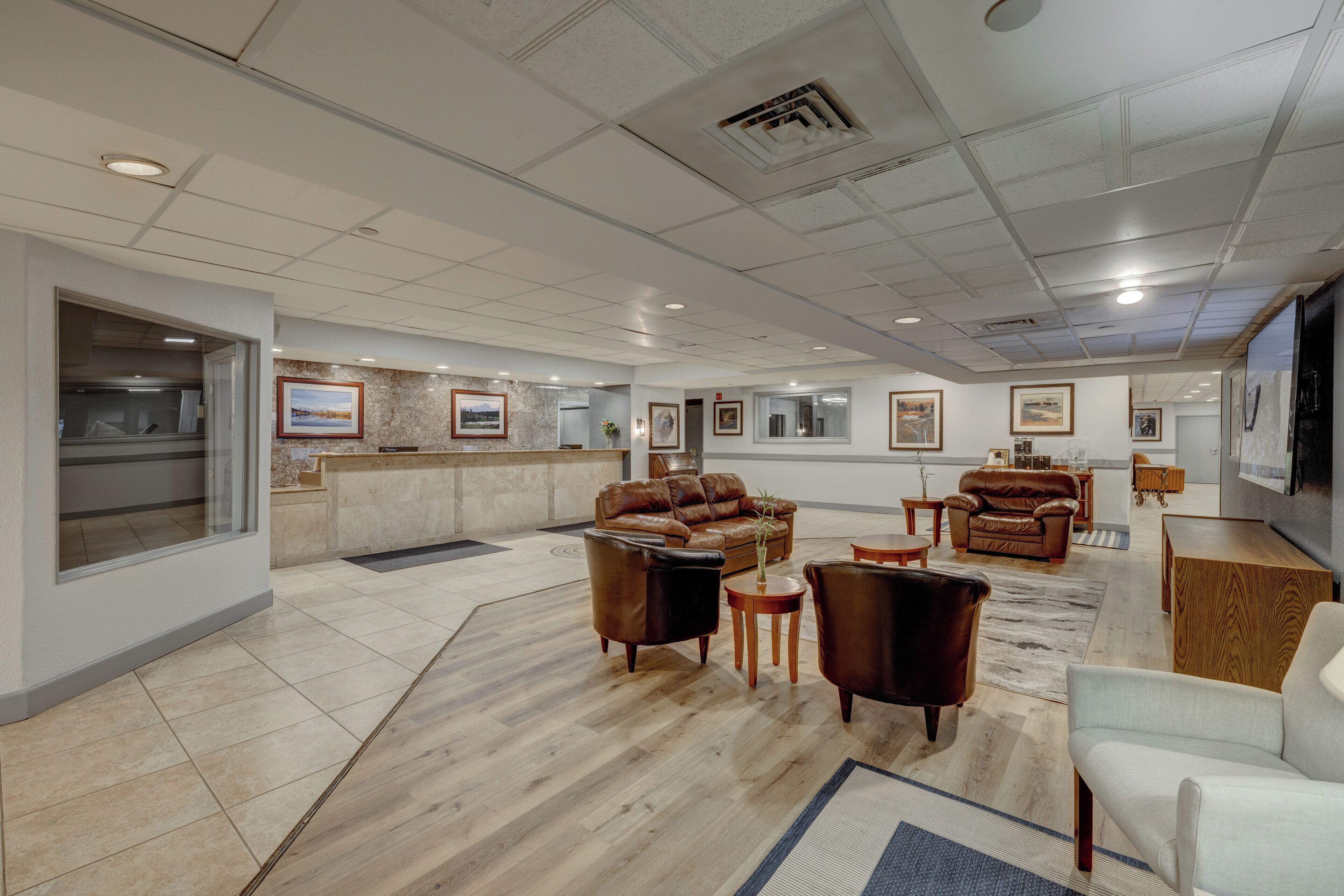 Riverside Hotel