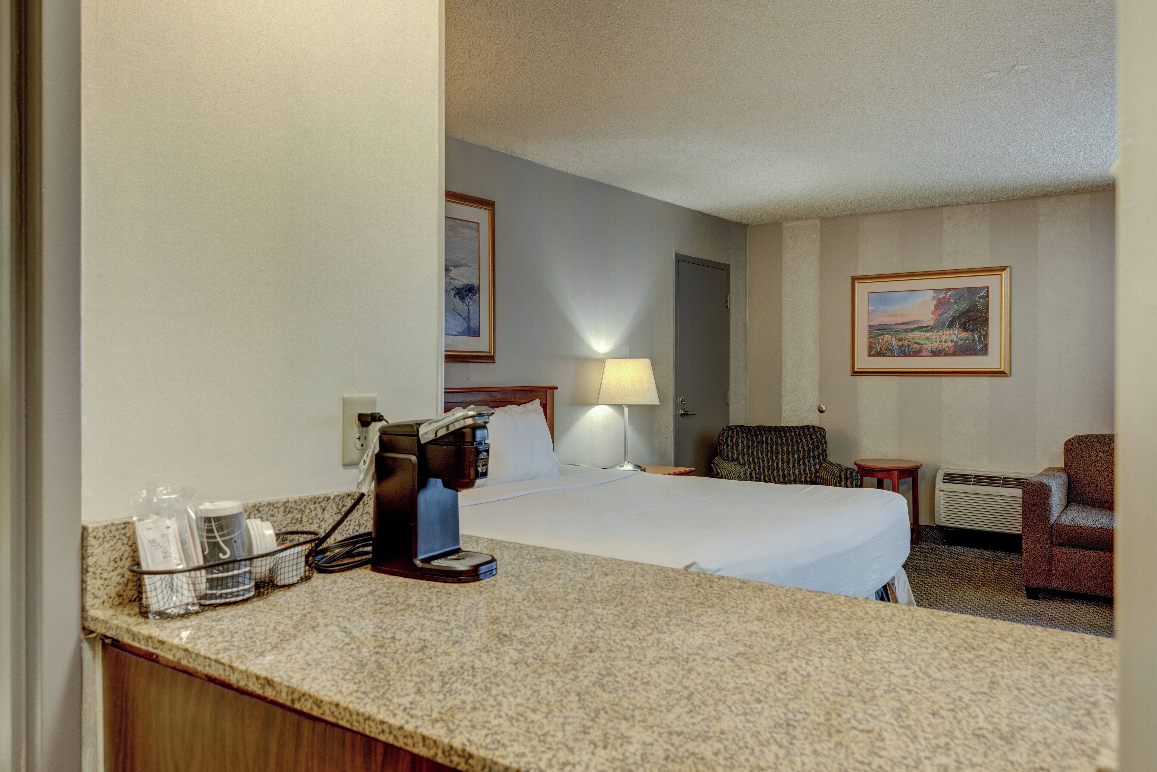 Riverside Hotel