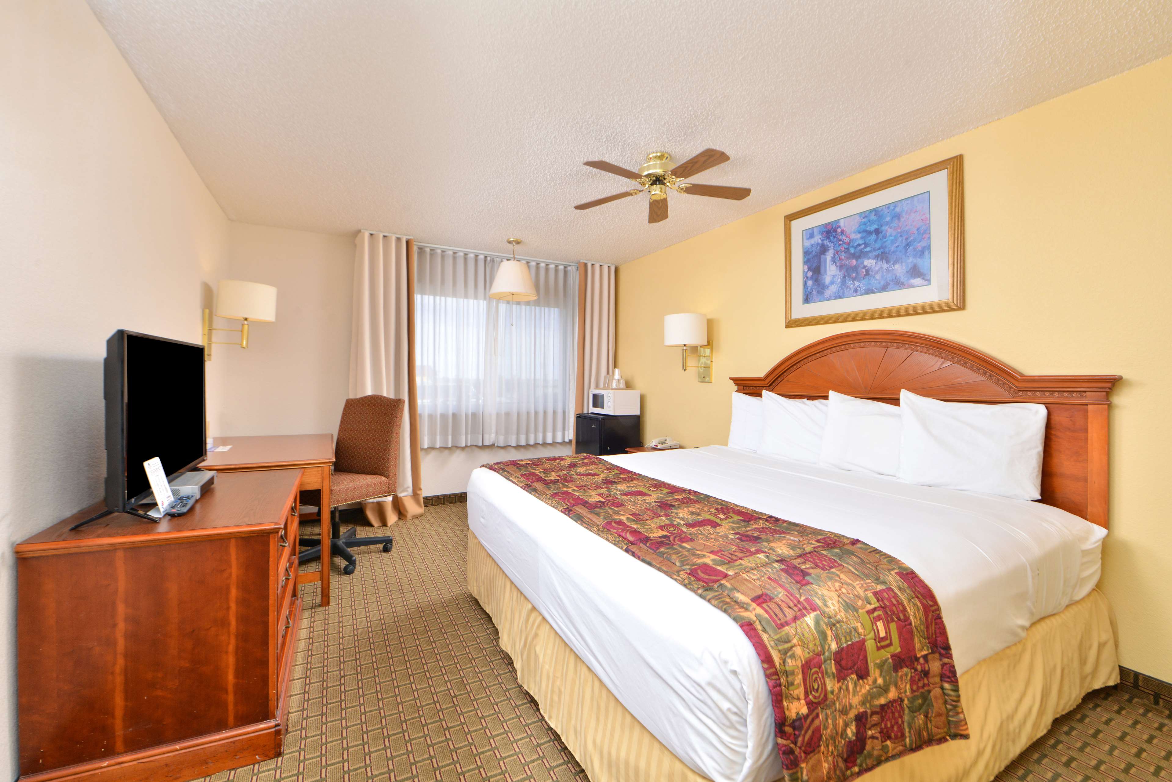 GuestHouse Inn & Suites Cheyenne