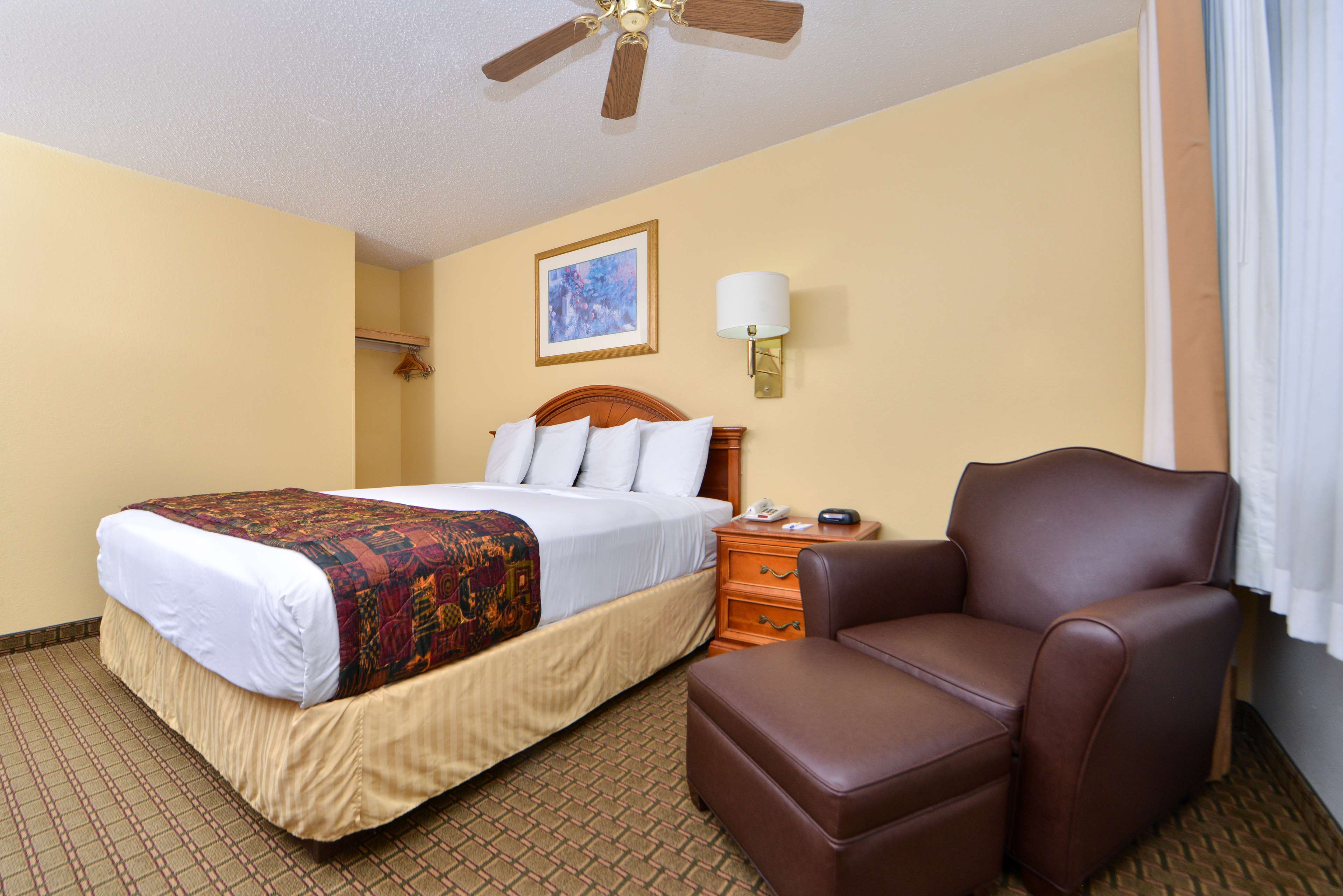 GuestHouse Inn & Suites Cheyenne