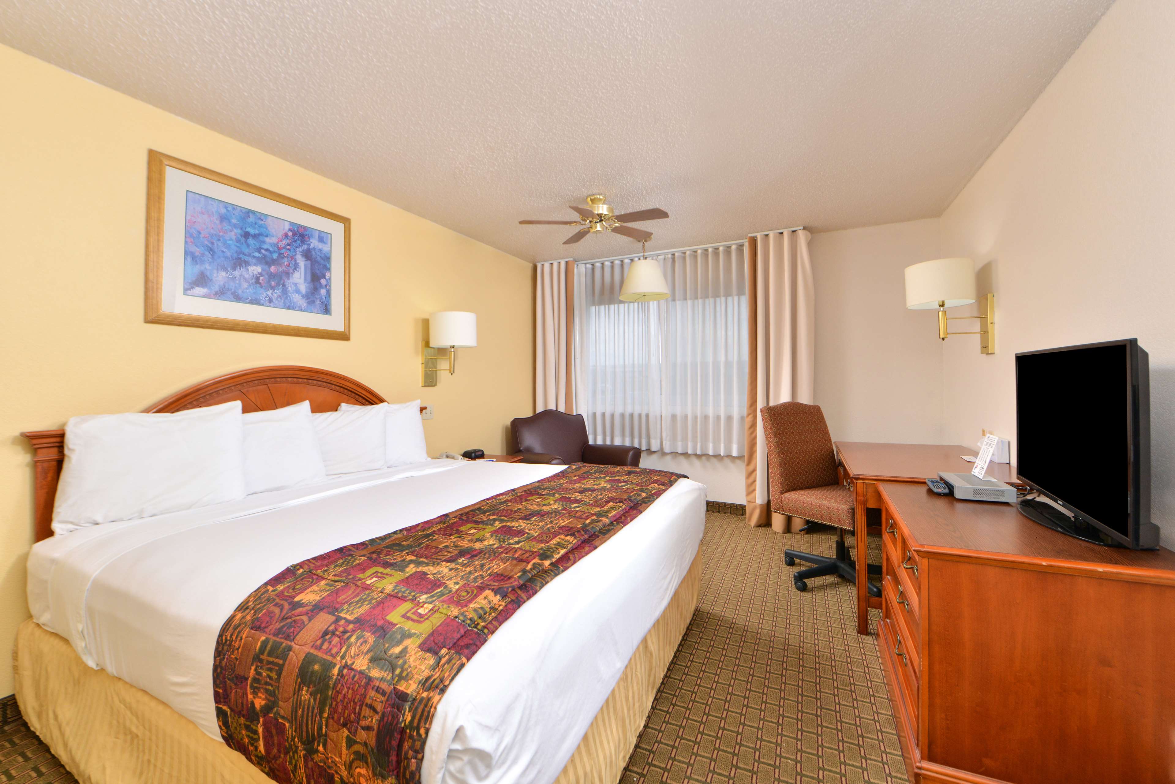 GuestHouse Inn & Suites Cheyenne